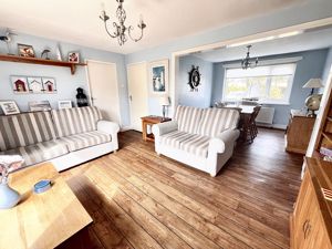 Lounge / Diner- click for photo gallery